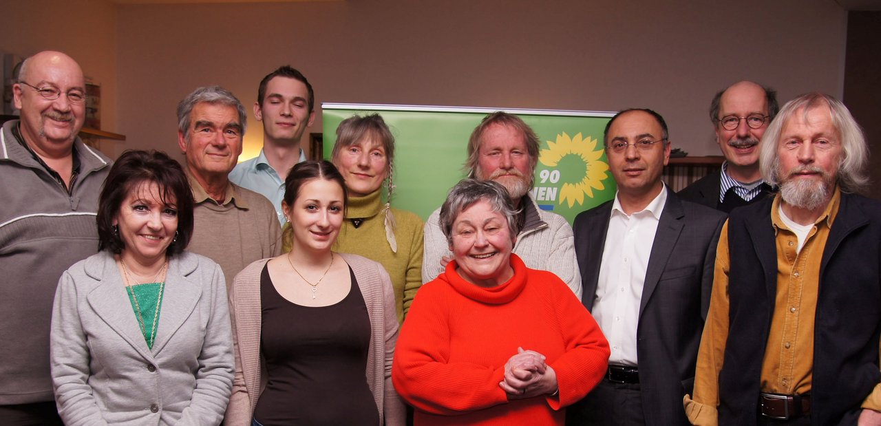 Die ersten zehn ListenkandidatInnen zur Kommunalwahl am 26. Mai 2013 zusammen mit dem Lantagsabgeordneten Burkhard Peters (hinten rechts)